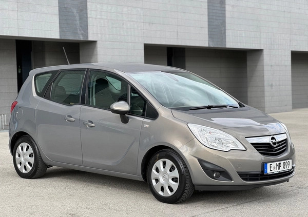 Opel Meriva cena 28900 przebieg: 97000, rok produkcji 2010 z Rzeszów małe 232